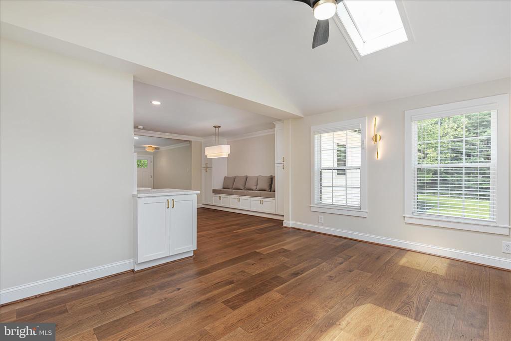 7336 COMPTON LN, NOKESVILLE, Virginia 20181, 5 Bedrooms Bedrooms, ,4 BathroomsBathrooms,Residential,7336 COMPTON LN,VAFQ2022496 MLS # VAFQ2022496