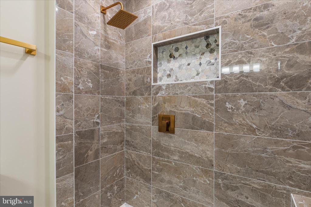 7336 COMPTON LN, NOKESVILLE, Virginia 20181, 5 Bedrooms Bedrooms, ,4 BathroomsBathrooms,Residential,7336 COMPTON LN,VAFQ2022496 MLS # VAFQ2022496