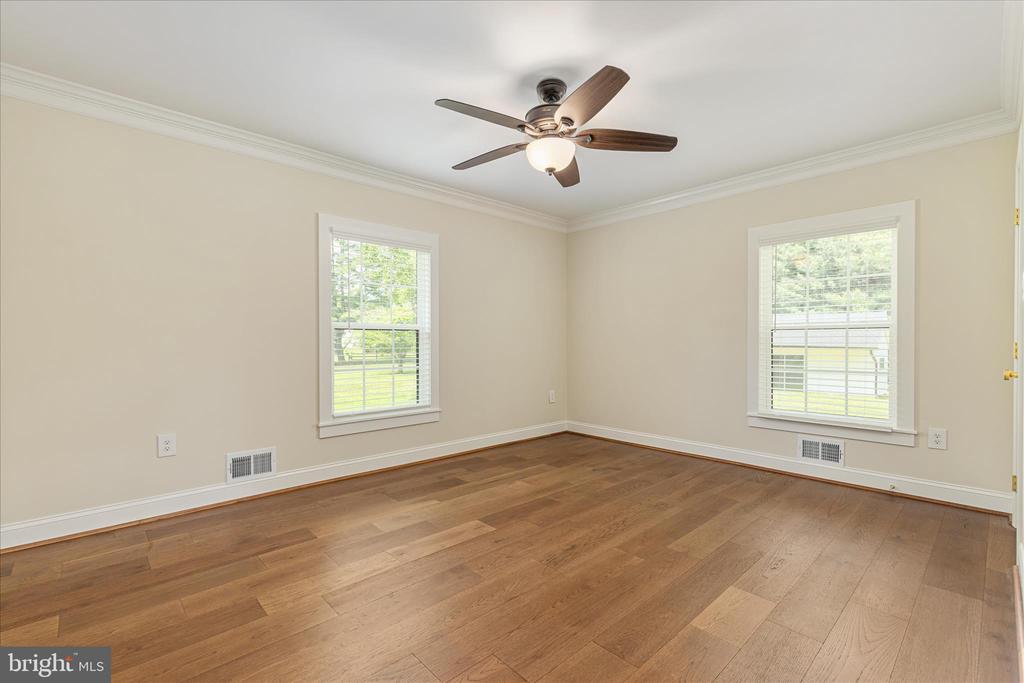 7336 COMPTON LN, NOKESVILLE, Virginia 20181, 5 Bedrooms Bedrooms, ,4 BathroomsBathrooms,Residential,7336 COMPTON LN,VAFQ2022496 MLS # VAFQ2022496