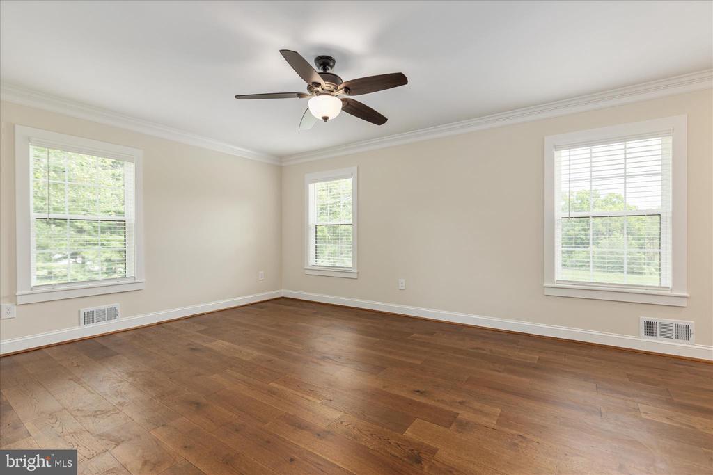 7336 COMPTON LN, NOKESVILLE, Virginia 20181, 5 Bedrooms Bedrooms, ,4 BathroomsBathrooms,Residential,7336 COMPTON LN,VAFQ2022496 MLS # VAFQ2022496