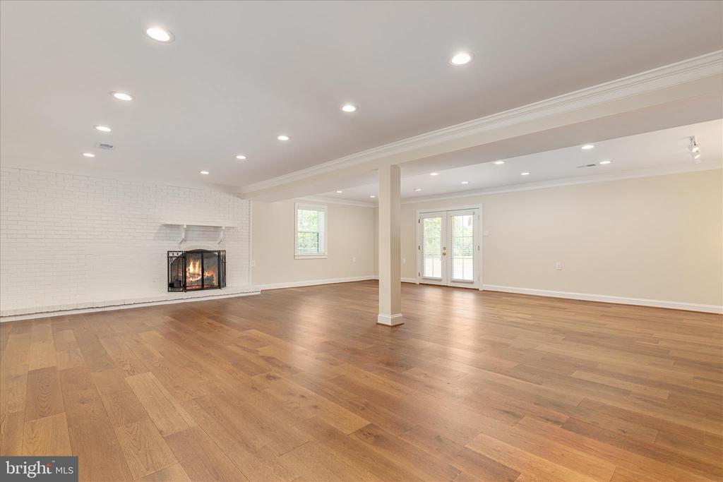 7336 COMPTON LN, NOKESVILLE, Virginia 20181, 5 Bedrooms Bedrooms, ,4 BathroomsBathrooms,Residential,7336 COMPTON LN,VAFQ2022496 MLS # VAFQ2022496