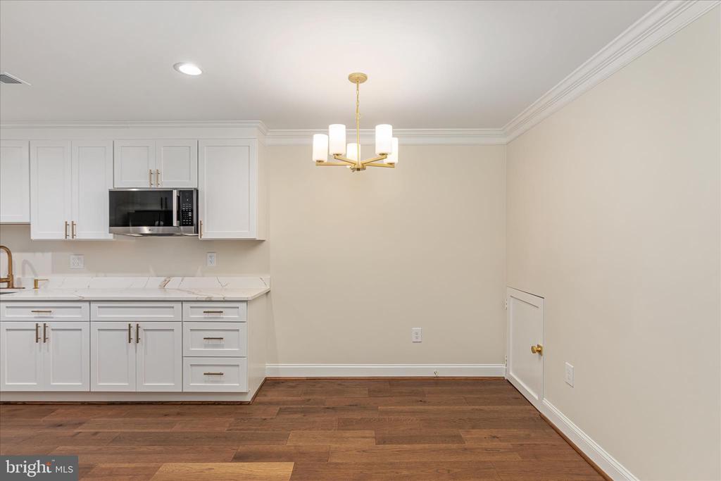 7336 COMPTON LN, NOKESVILLE, Virginia 20181, 5 Bedrooms Bedrooms, ,4 BathroomsBathrooms,Residential,7336 COMPTON LN,VAFQ2022496 MLS # VAFQ2022496