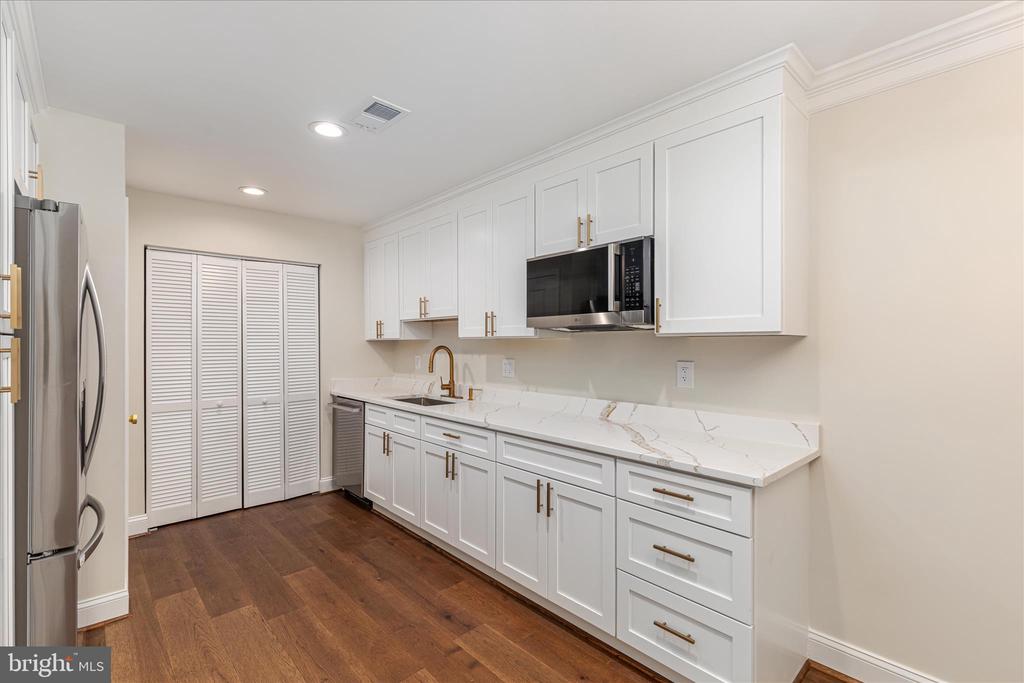 7336 COMPTON LN, NOKESVILLE, Virginia 20181, 5 Bedrooms Bedrooms, ,4 BathroomsBathrooms,Residential,7336 COMPTON LN,VAFQ2022496 MLS # VAFQ2022496