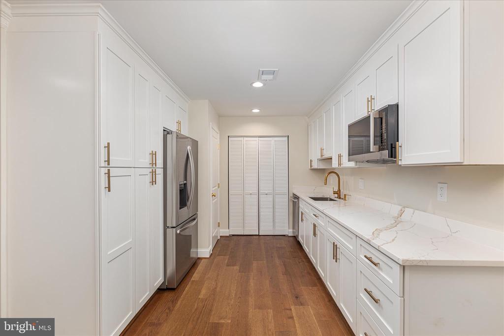7336 COMPTON LN, NOKESVILLE, Virginia 20181, 5 Bedrooms Bedrooms, ,4 BathroomsBathrooms,Residential,7336 COMPTON LN,VAFQ2022496 MLS # VAFQ2022496