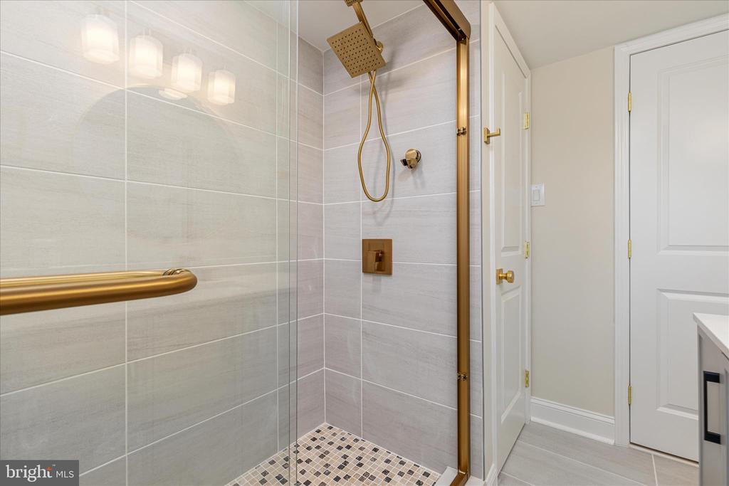 7336 COMPTON LN, NOKESVILLE, Virginia 20181, 5 Bedrooms Bedrooms, ,4 BathroomsBathrooms,Residential,7336 COMPTON LN,VAFQ2022496 MLS # VAFQ2022496