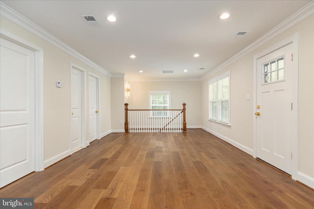 7336 COMPTON LN, NOKESVILLE, Virginia 20181, 5 Bedrooms Bedrooms, ,4 BathroomsBathrooms,Residential,7336 COMPTON LN,VAFQ2022496 MLS # VAFQ2022496