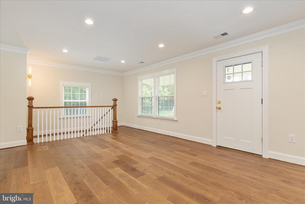 7336 COMPTON LN, NOKESVILLE, Virginia 20181, 5 Bedrooms Bedrooms, ,4 BathroomsBathrooms,Residential,7336 COMPTON LN,VAFQ2022496 MLS # VAFQ2022496