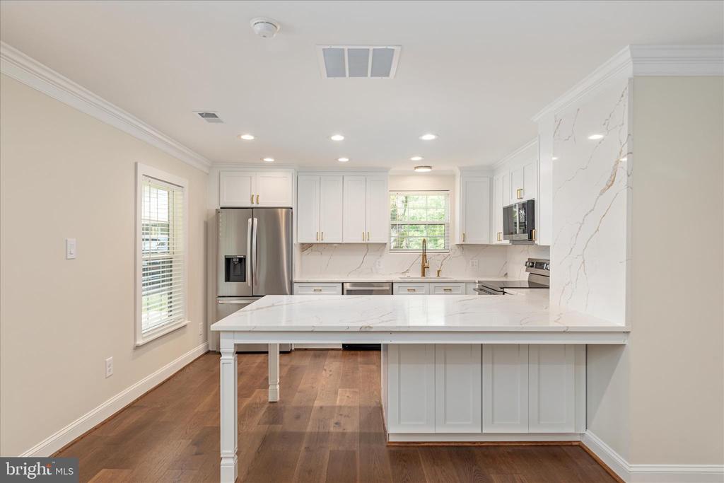 7336 COMPTON LN, NOKESVILLE, Virginia 20181, 5 Bedrooms Bedrooms, ,4 BathroomsBathrooms,Residential,7336 COMPTON LN,VAFQ2022496 MLS # VAFQ2022496