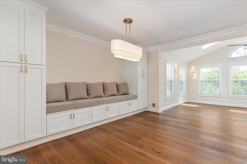 7336 COMPTON LN, NOKESVILLE, Virginia 20181, 5 Bedrooms Bedrooms, ,4 BathroomsBathrooms,Residential,7336 COMPTON LN,VAFQ2022496 MLS # VAFQ2022496