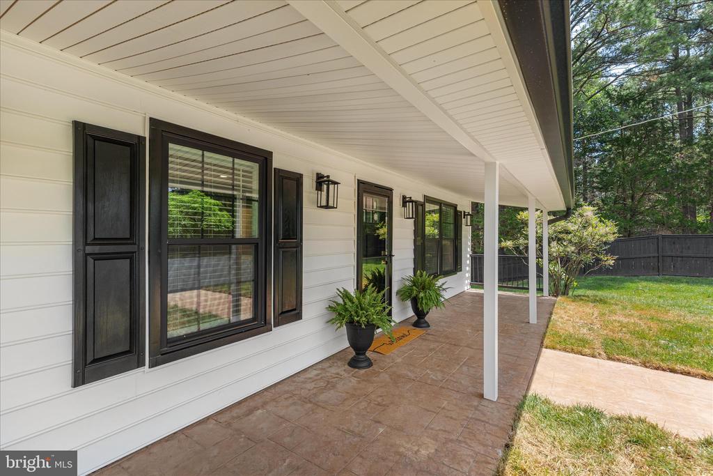 7336 COMPTON LN, NOKESVILLE, Virginia 20181, 5 Bedrooms Bedrooms, ,4 BathroomsBathrooms,Residential,7336 COMPTON LN,VAFQ2022496 MLS # VAFQ2022496