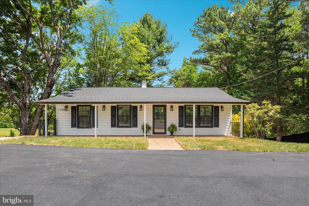 7336 COMPTON LN, NOKESVILLE, Virginia 20181, 5 Bedrooms Bedrooms, ,4 BathroomsBathrooms,Residential,7336 COMPTON LN,VAFQ2022496 MLS # VAFQ2022496