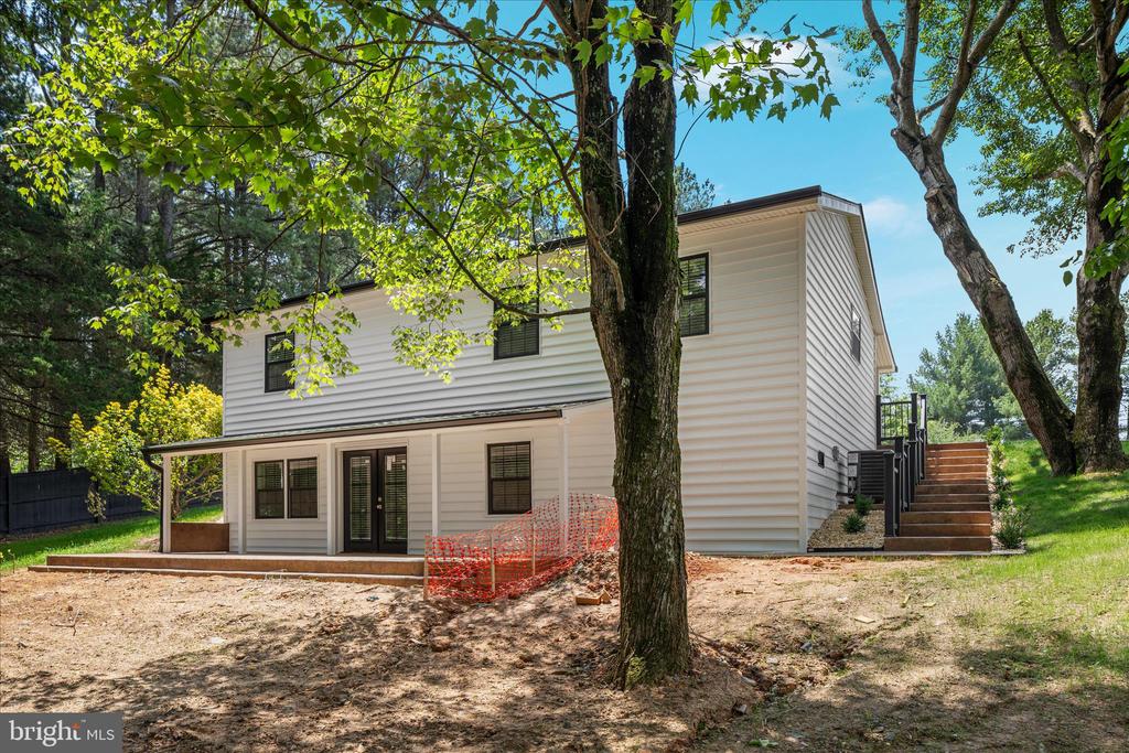 7336 COMPTON LN, NOKESVILLE, Virginia 20181, 5 Bedrooms Bedrooms, ,4 BathroomsBathrooms,Residential,7336 COMPTON LN,VAFQ2022496 MLS # VAFQ2022496