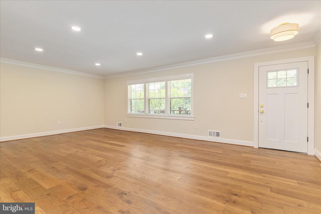 7336 COMPTON LN, NOKESVILLE, Virginia 20181, 5 Bedrooms Bedrooms, ,4 BathroomsBathrooms,Residential,7336 COMPTON LN,VAFQ2022496 MLS # VAFQ2022496