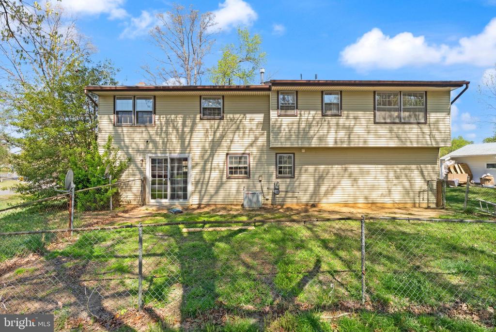 3214 WAVERLY DR, FREDERICKSBURG, Virginia 22407, 4 Bedrooms Bedrooms, ,3 BathroomsBathrooms,Residential,3214 WAVERLY DR,VASP2042856 MLS # VASP2042856 3214 WAVERLY DR, FREDERICKSBURG, Virginia 22407, 4 Bedrooms Bedrooms, ,3 BathroomsBathrooms,Residential,3214 WAVERLY DR,VASP2042856 MLS # VASP2042856