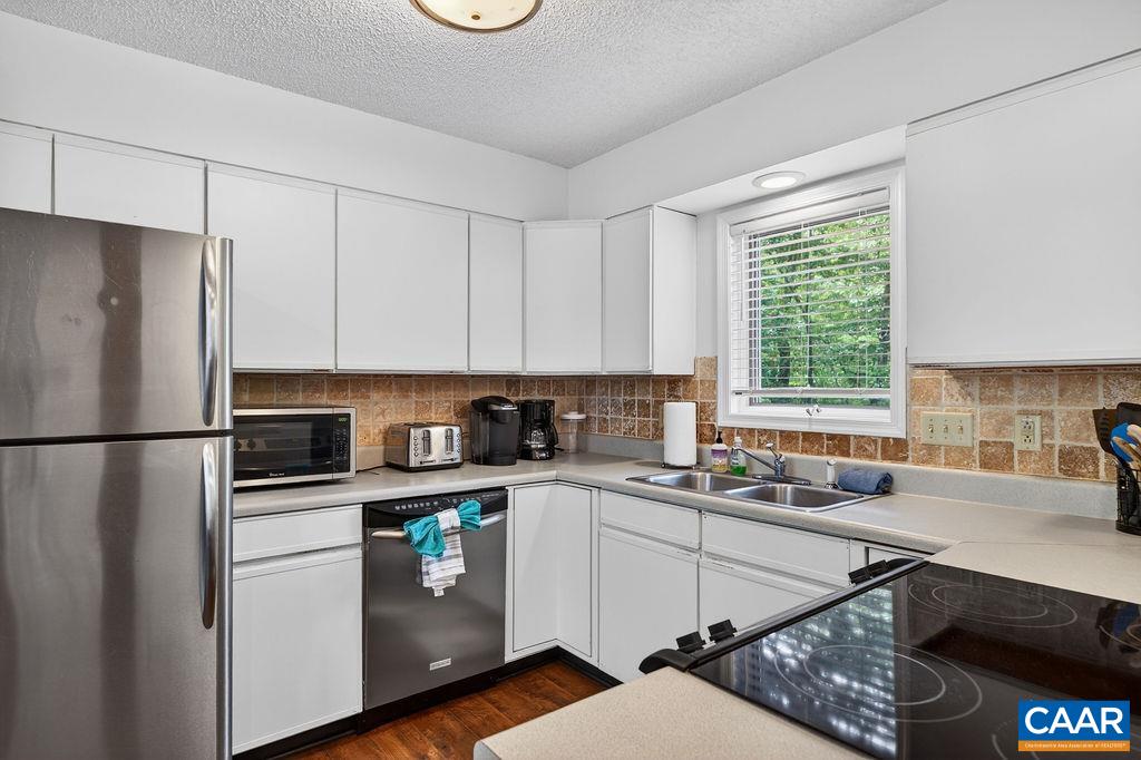20 BLUE RIDGE CT, WINTERGREEN RESORT, Virginia 22967, 4 Bedrooms Bedrooms, ,2 BathroomsBathrooms,Residential,20 BLUE RIDGE CT,678333 MLS # 678333 20 BLUE RIDGE CT, WINTERGREEN RESORT, Virginia 22967, 4 Bedrooms Bedrooms, ,2 BathroomsBathrooms,Residential,20 BLUE RIDGE CT,678333 MLS # 678333