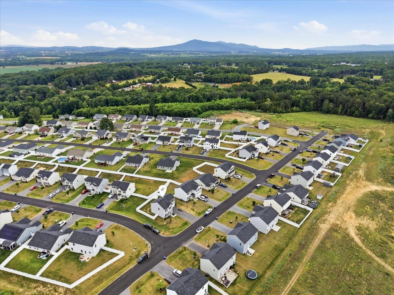 1208 WATSON DR, GROTTOES, Virginia 24441, 4 Bedrooms Bedrooms, ,2 BathroomsBathrooms,Residential,1208 WATSON DR,678339 MLS # 678339 1208 WATSON DR, GROTTOES, Virginia 24441, 4 Bedrooms Bedrooms, ,2 BathroomsBathrooms,Residential,1208 WATSON DR,678339 MLS # 678339