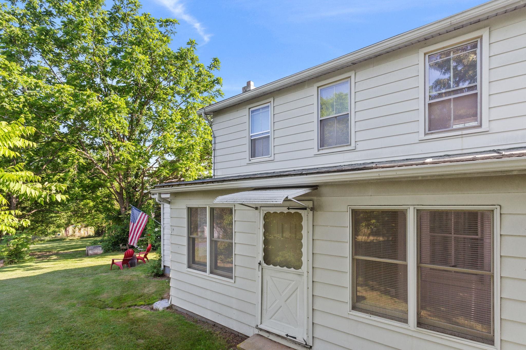 with great shade and private summer lot. with great shade and private summer lot.