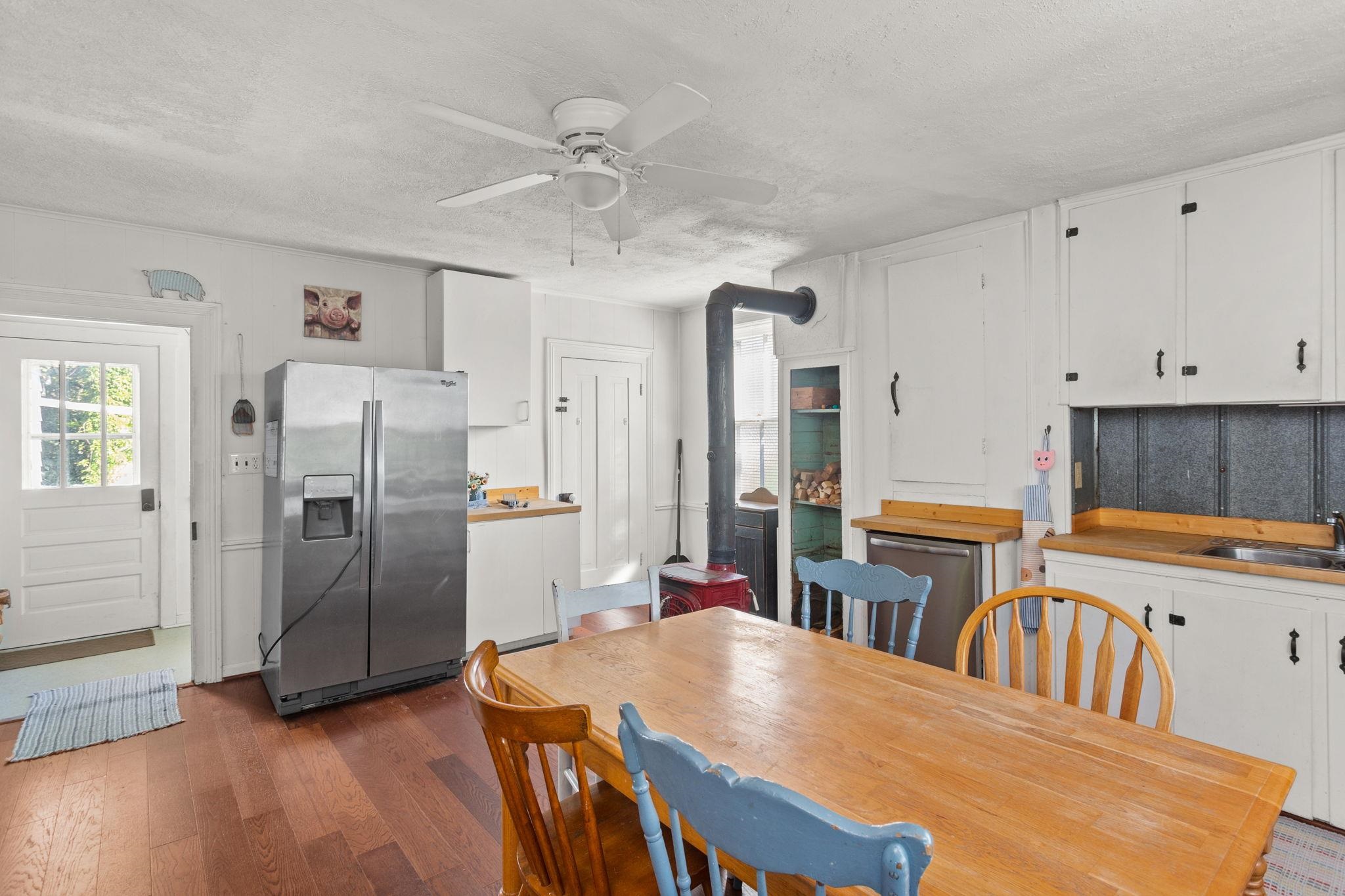 with access to the mudroom with access to the mudroom