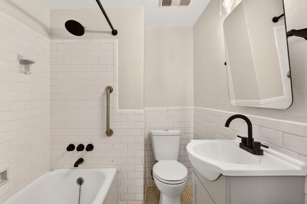 500 COURT SQ, CHARLOTTESVILLE, Virginia 22902, 1 Bedroom Bedrooms, ,1 BathroomBathrooms,Residential,500 COURT SQ,678354 MLS # 678354 500 COURT SQ, CHARLOTTESVILLE, Virginia 22902, 1 Bedroom Bedrooms, ,1 BathroomBathrooms,Residential,500 COURT SQ,678354 MLS # 678354