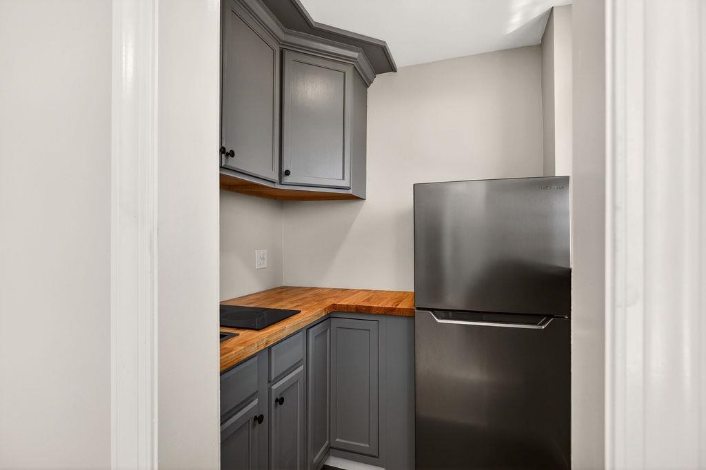 500 COURT SQ, CHARLOTTESVILLE, Virginia 22902, 1 Bedroom Bedrooms, ,1 BathroomBathrooms,Residential,500 COURT SQ,678354 MLS # 678354 500 COURT SQ, CHARLOTTESVILLE, Virginia 22902, 1 Bedroom Bedrooms, ,1 BathroomBathrooms,Residential,500 COURT SQ,678354 MLS # 678354