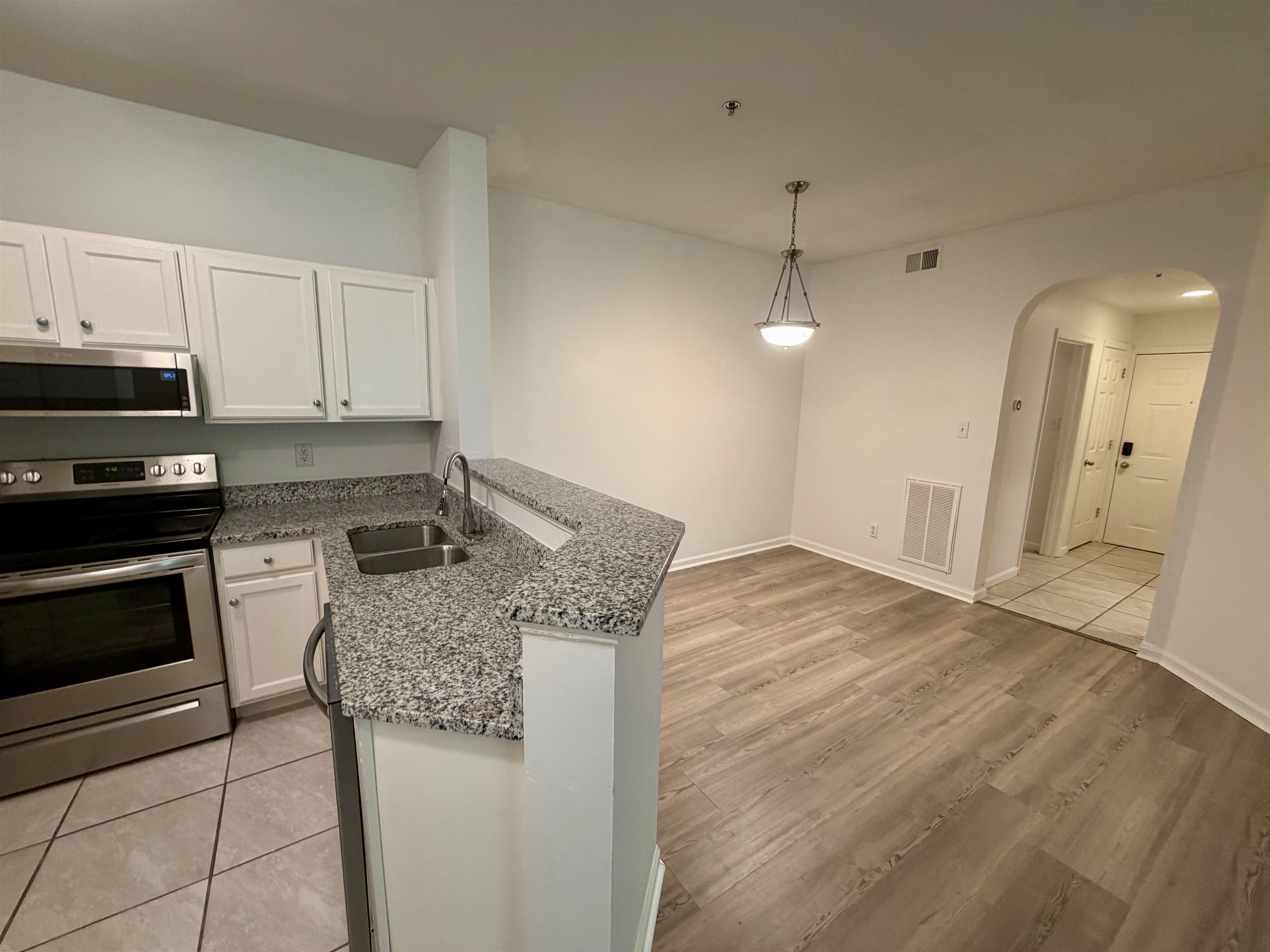 310 RIVERBEND DR, CHARLOTTESVILLE, Virginia 22902, 2 Bedrooms Bedrooms, ,2 BathroomsBathrooms,Residential,310 RIVERBEND DR,678359 MLS # 678359 310 RIVERBEND DR, CHARLOTTESVILLE, Virginia 22902, 2 Bedrooms Bedrooms, ,2 BathroomsBathrooms,Residential,310 RIVERBEND DR,678359 MLS # 678359