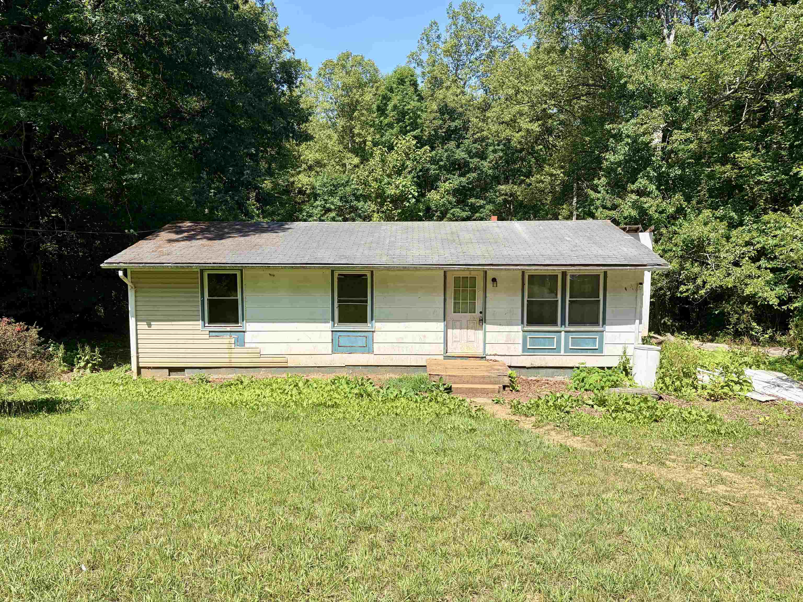 5851 ALBERENE RD, ESMONT, Virginia 22937, 3 Bedrooms Bedrooms, ,1 BathroomBathrooms,Residential,5851 ALBERENE RD,678360 MLS # 678360 5851 ALBERENE RD, ESMONT, Virginia 22937, 3 Bedrooms Bedrooms, ,1 BathroomBathrooms,Residential,5851 ALBERENE RD,678360 MLS # 678360