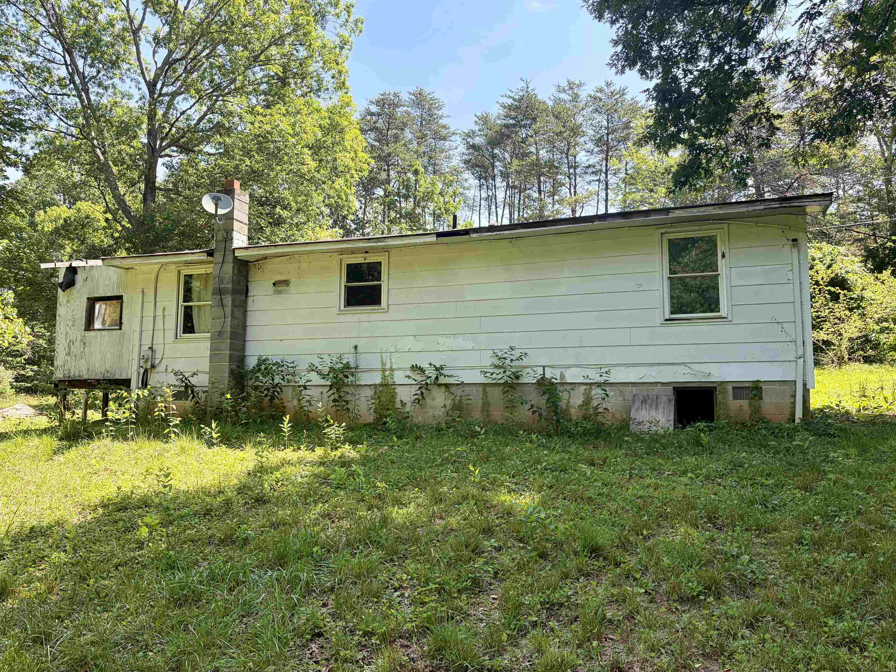 5851 ALBERENE RD, ESMONT, Virginia 22937, 3 Bedrooms Bedrooms, ,1 BathroomBathrooms,Residential,5851 ALBERENE RD,678360 MLS # 678360 5851 ALBERENE RD, ESMONT, Virginia 22937, 3 Bedrooms Bedrooms, ,1 BathroomBathrooms,Residential,5851 ALBERENE RD,678360 MLS # 678360