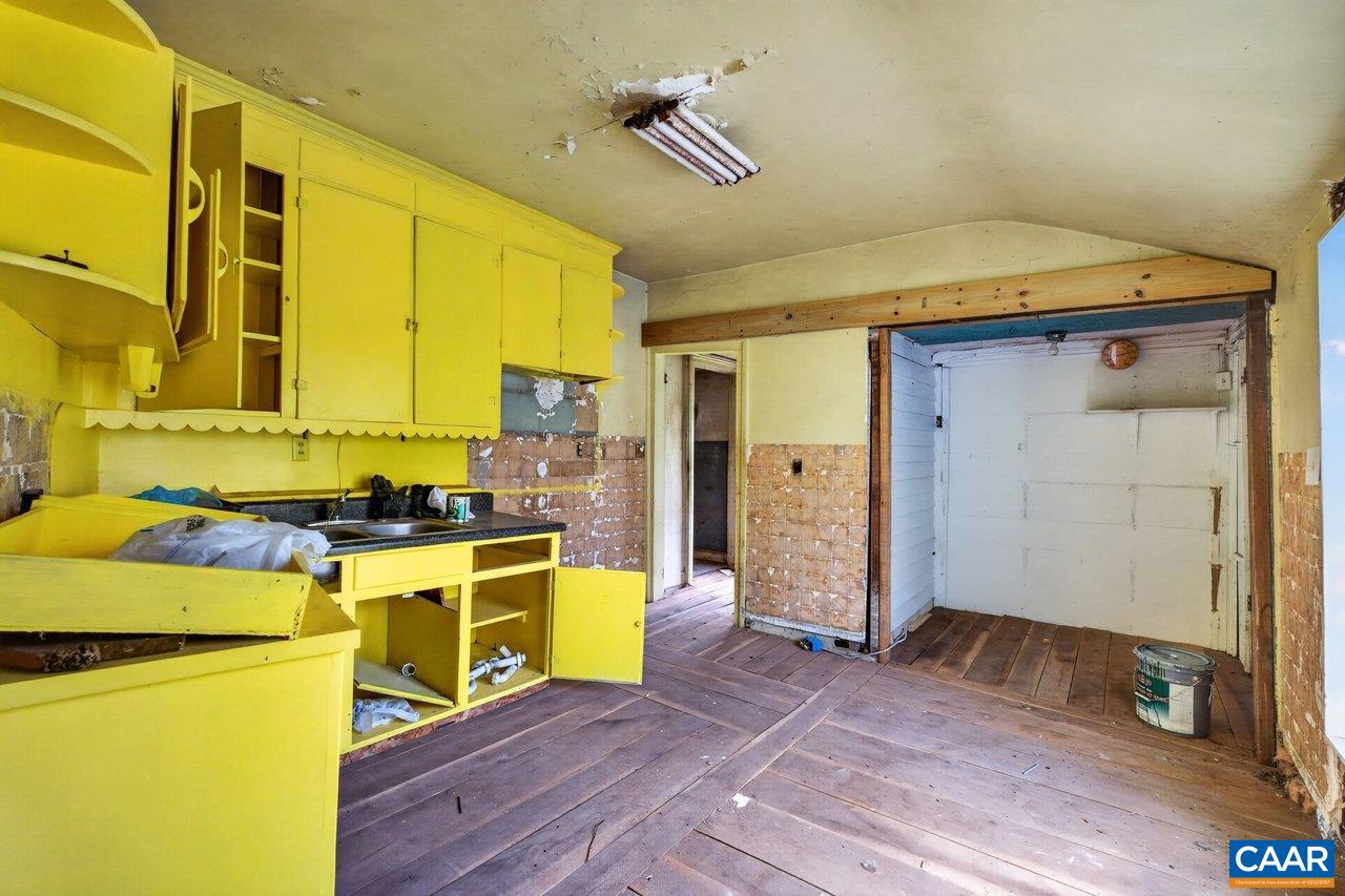 176 EUREKA MILL RD, STAUNTON, Virginia 24401, 3 Bedrooms Bedrooms, ,1 BathroomBathrooms,Residential,176 EUREKA MILL RD,678362 MLS # 678362 176 EUREKA MILL RD, STAUNTON, Virginia 24401, 3 Bedrooms Bedrooms, ,1 BathroomBathrooms,Residential,176 EUREKA MILL RD,678362 MLS # 678362
