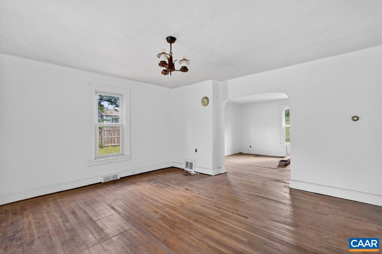 176 EUREKA MILL RD, STAUNTON, Virginia 24401, 3 Bedrooms Bedrooms, ,1 BathroomBathrooms,Residential,176 EUREKA MILL RD,678362 MLS # 678362 176 EUREKA MILL RD, STAUNTON, Virginia 24401, 3 Bedrooms Bedrooms, ,1 BathroomBathrooms,Residential,176 EUREKA MILL RD,678362 MLS # 678362