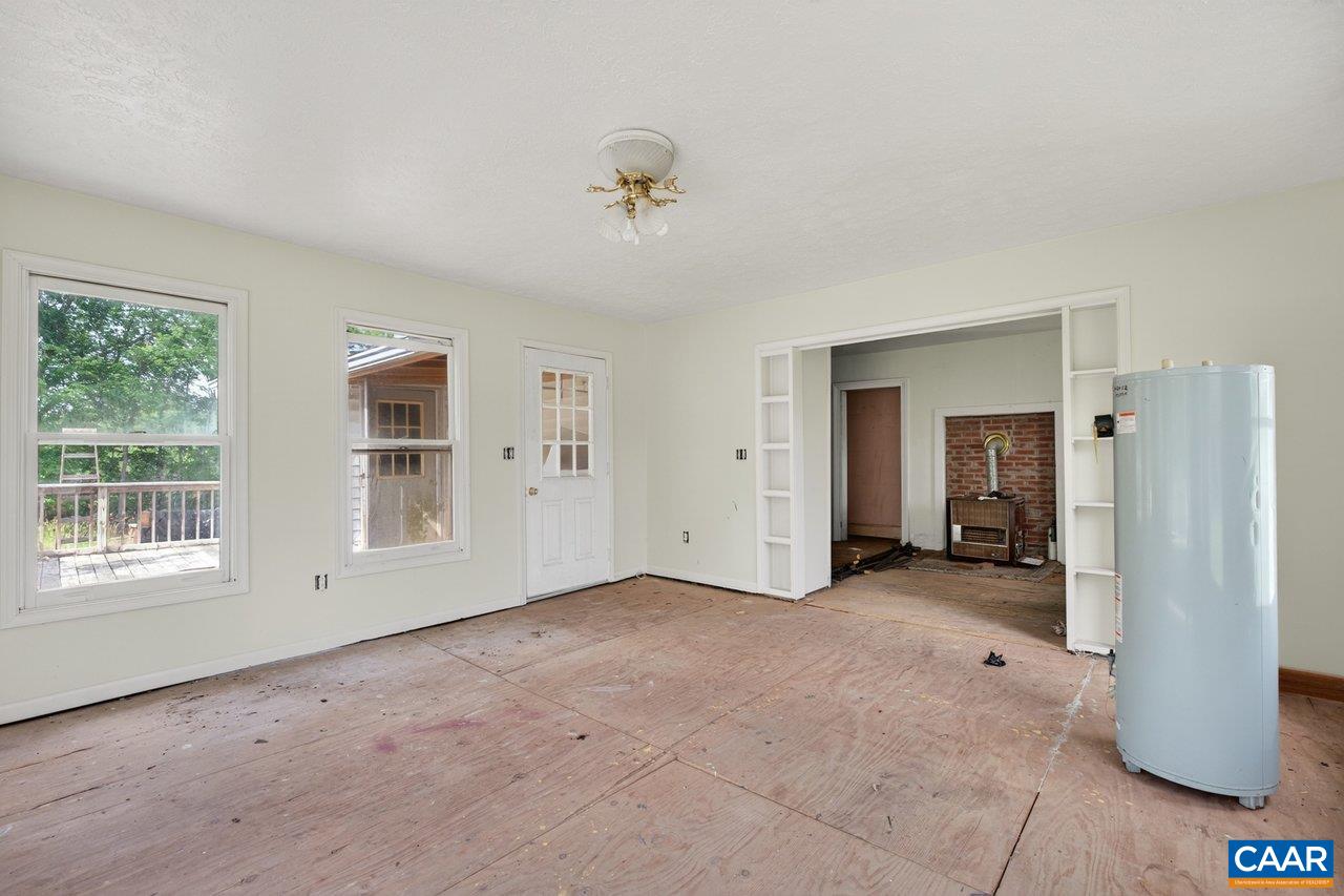 176 EUREKA MILL RD, STAUNTON, Virginia 24401, 3 Bedrooms Bedrooms, ,1 BathroomBathrooms,Residential,176 EUREKA MILL RD,678362 MLS # 678362 176 EUREKA MILL RD, STAUNTON, Virginia 24401, 3 Bedrooms Bedrooms, ,1 BathroomBathrooms,Residential,176 EUREKA MILL RD,678362 MLS # 678362