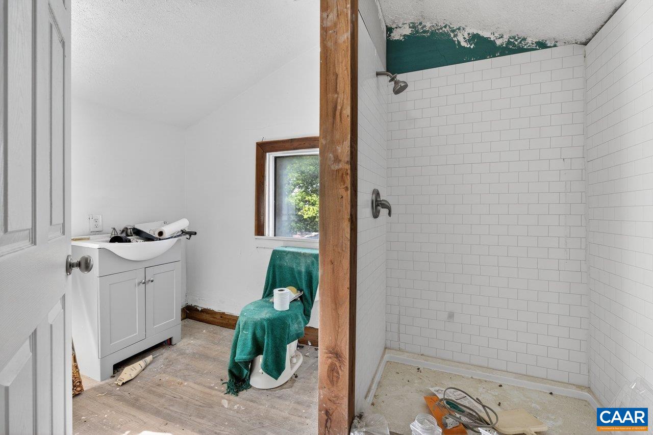 176 EUREKA MILL RD, STAUNTON, Virginia 24401, 3 Bedrooms Bedrooms, ,1 BathroomBathrooms,Residential,176 EUREKA MILL RD,678362 MLS # 678362 176 EUREKA MILL RD, STAUNTON, Virginia 24401, 3 Bedrooms Bedrooms, ,1 BathroomBathrooms,Residential,176 EUREKA MILL RD,678362 MLS # 678362