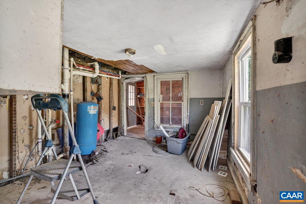 176 EUREKA MILL RD, STAUNTON, Virginia 24401, 3 Bedrooms Bedrooms, ,1 BathroomBathrooms,Residential,176 EUREKA MILL RD,678362 MLS # 678362 176 EUREKA MILL RD, STAUNTON, Virginia 24401, 3 Bedrooms Bedrooms, ,1 BathroomBathrooms,Residential,176 EUREKA MILL RD,678362 MLS # 678362