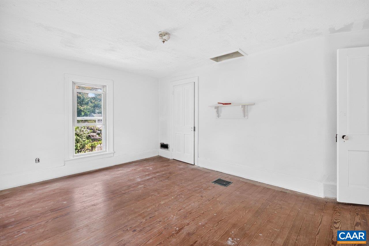176 EUREKA MILL RD, STAUNTON, Virginia 24401, 3 Bedrooms Bedrooms, ,1 BathroomBathrooms,Residential,176 EUREKA MILL RD,678362 MLS # 678362 176 EUREKA MILL RD, STAUNTON, Virginia 24401, 3 Bedrooms Bedrooms, ,1 BathroomBathrooms,Residential,176 EUREKA MILL RD,678362 MLS # 678362