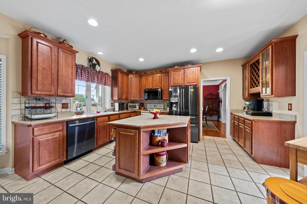5601 HERITAGE HILLS CIR, FREDERICKSBURG, Virginia 22407, 4 Bedrooms Bedrooms, ,3 BathroomsBathrooms,Residential,5601 HERITAGE HILLS CIR,VASP2042434 MLS # VASP2042434 5601 HERITAGE HILLS CIR, FREDERICKSBURG, Virginia 22407, 4 Bedrooms Bedrooms, ,3 BathroomsBathrooms,Residential,5601 HERITAGE HILLS CIR,VASP2042434 MLS # VASP2042434