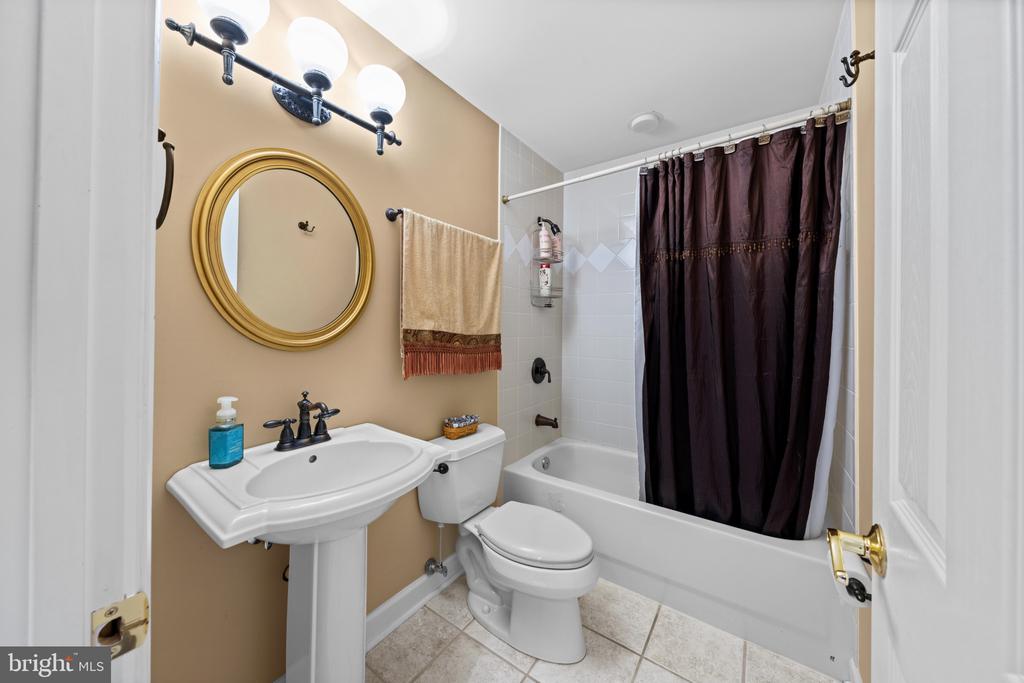 5601 HERITAGE HILLS CIR, FREDERICKSBURG, Virginia 22407, 4 Bedrooms Bedrooms, ,3 BathroomsBathrooms,Residential,5601 HERITAGE HILLS CIR,VASP2042434 MLS # VASP2042434 5601 HERITAGE HILLS CIR, FREDERICKSBURG, Virginia 22407, 4 Bedrooms Bedrooms, ,3 BathroomsBathrooms,Residential,5601 HERITAGE HILLS CIR,VASP2042434 MLS # VASP2042434