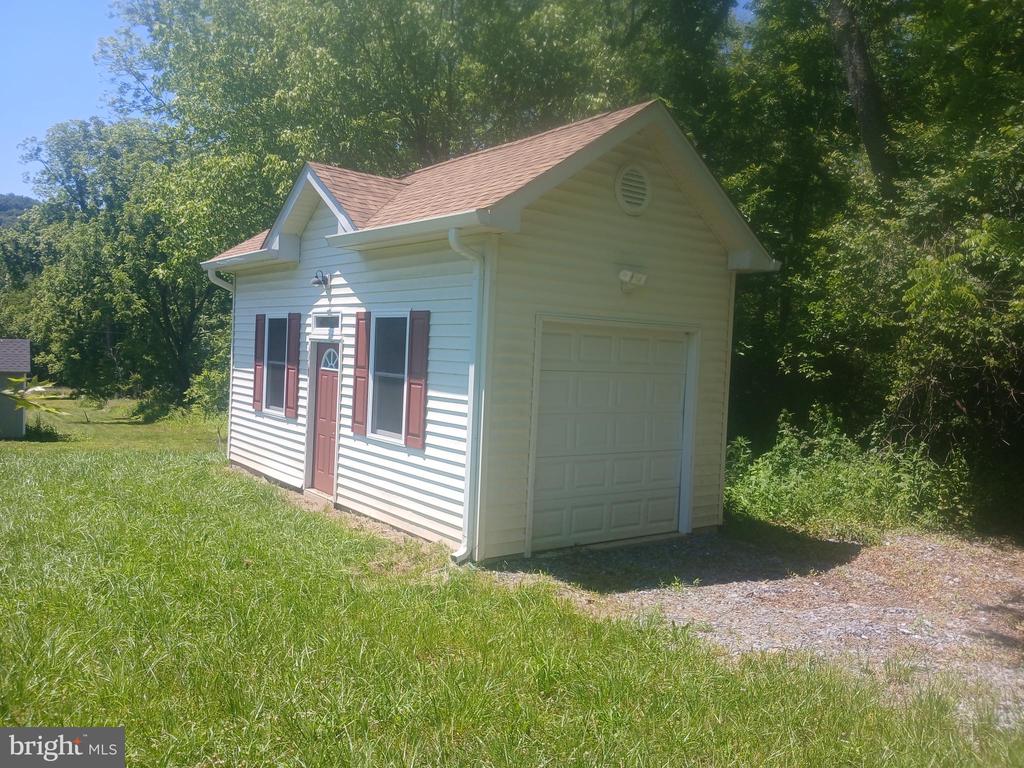 5201 CAROLYNS WAY, LINDEN, Virginia 22642, 3 Bedrooms Bedrooms, ,3 BathroomsBathrooms,Residential,5201 CAROLYNS WAY,VAFQ2022400 MLS # VAFQ2022400