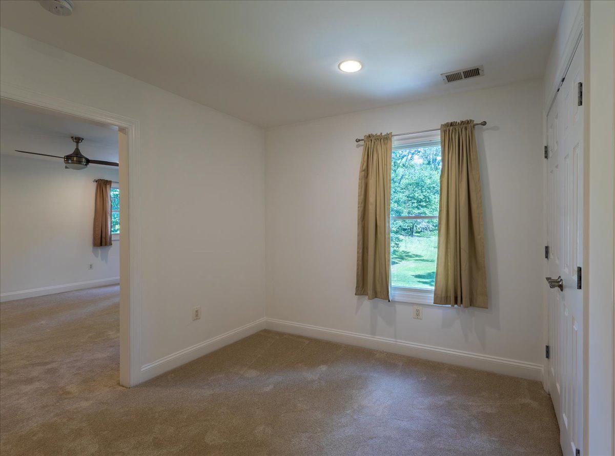 5202 CHASE LN, MIDLAND, Virginia 22728, 6 Bedrooms Bedrooms, ,5 BathroomsBathrooms,Residential,5202 CHASE LN,VAFQ2022460 MLS # VAFQ2022460 5202 CHASE LN, MIDLAND, Virginia 22728, 6 Bedrooms Bedrooms, ,5 BathroomsBathrooms,Residential,5202 CHASE LN,VAFQ2022460 MLS # VAFQ2022460
