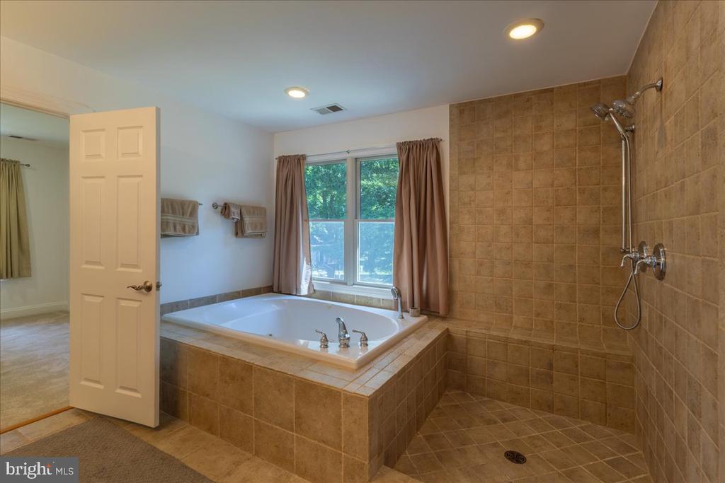 5202 CHASE LN, MIDLAND, Virginia 22728, 6 Bedrooms Bedrooms, ,5 BathroomsBathrooms,Residential,5202 CHASE LN,VAFQ2022460 MLS # VAFQ2022460 5202 CHASE LN, MIDLAND, Virginia 22728, 6 Bedrooms Bedrooms, ,5 BathroomsBathrooms,Residential,5202 CHASE LN,VAFQ2022460 MLS # VAFQ2022460