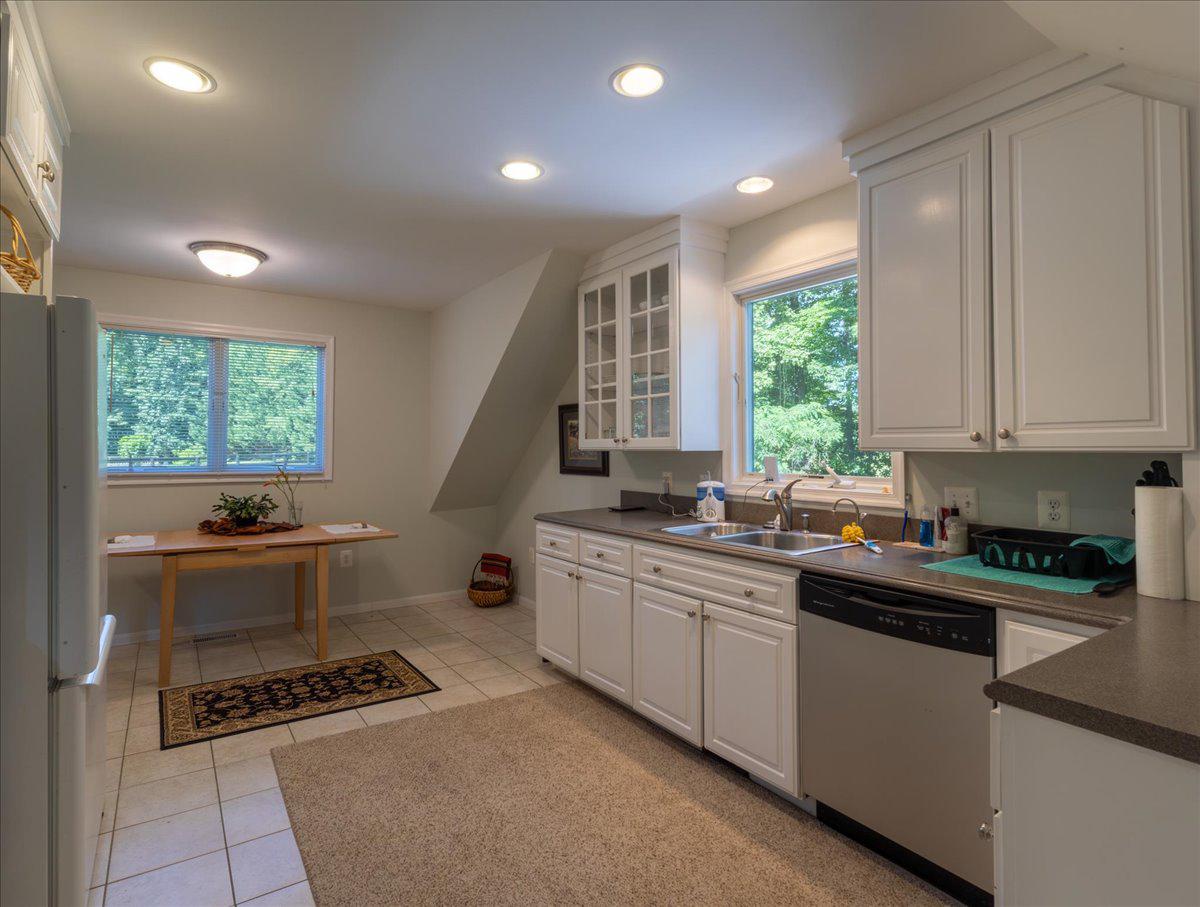 5202 CHASE LN, MIDLAND, Virginia 22728, 6 Bedrooms Bedrooms, ,5 BathroomsBathrooms,Residential,5202 CHASE LN,VAFQ2022460 MLS # VAFQ2022460 5202 CHASE LN, MIDLAND, Virginia 22728, 6 Bedrooms Bedrooms, ,5 BathroomsBathrooms,Residential,5202 CHASE LN,VAFQ2022460 MLS # VAFQ2022460