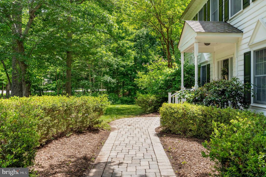 8412 PATHFINDERS CT, SPOTSYLVANIA, Virginia 22553, 5 Bedrooms Bedrooms, ,5 BathroomsBathrooms,Residential,8412 PATHFINDERS CT,VASP2042274 MLS # VASP2042274