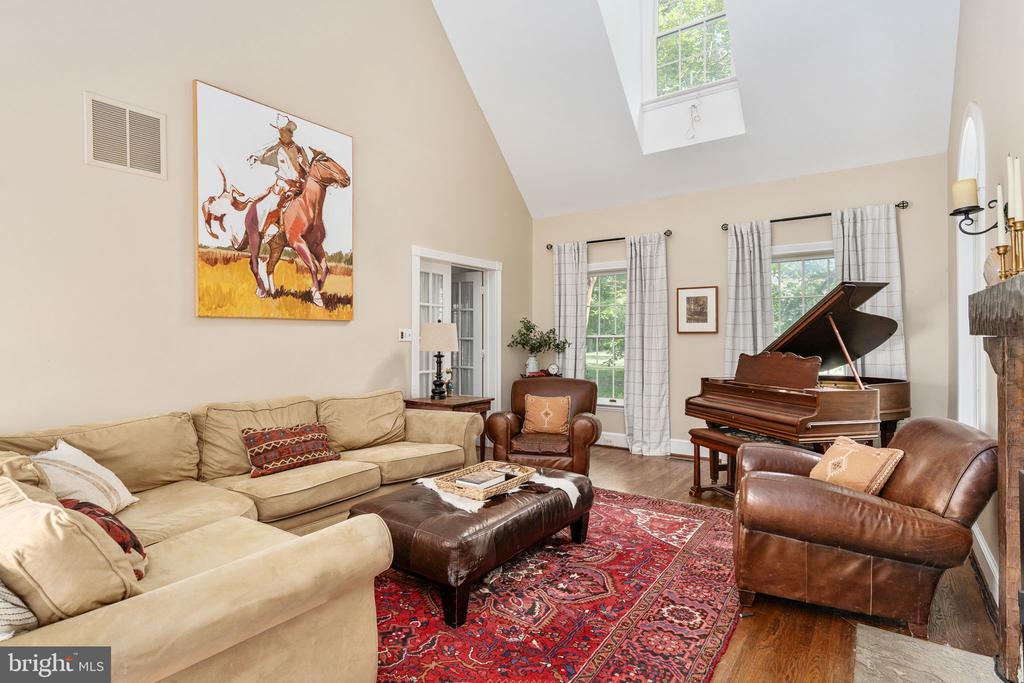 8412 PATHFINDERS CT, SPOTSYLVANIA, Virginia 22553, 5 Bedrooms Bedrooms, ,5 BathroomsBathrooms,Residential,8412 PATHFINDERS CT,VASP2042274 MLS # VASP2042274