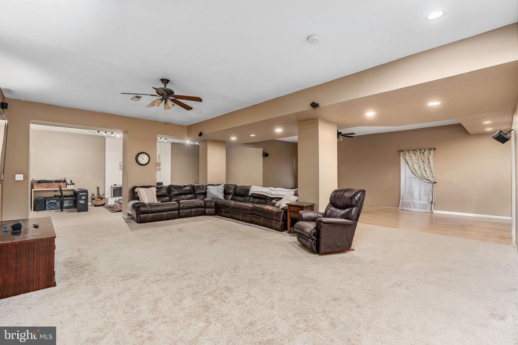 8412 PATHFINDERS CT, SPOTSYLVANIA, Virginia 22553, 5 Bedrooms Bedrooms, ,5 BathroomsBathrooms,Residential,8412 PATHFINDERS CT,VASP2042274 MLS # VASP2042274