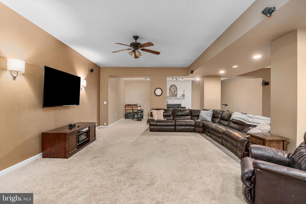 8412 PATHFINDERS CT, SPOTSYLVANIA, Virginia 22553, 5 Bedrooms Bedrooms, ,5 BathroomsBathrooms,Residential,8412 PATHFINDERS CT,VASP2042274 MLS # VASP2042274