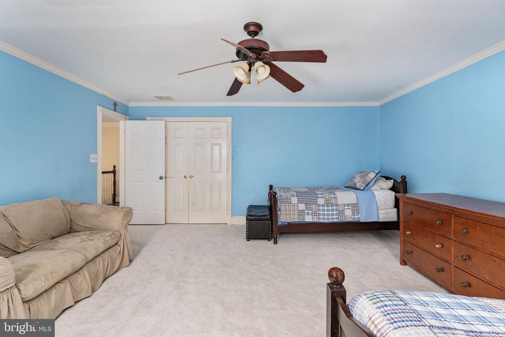 8412 PATHFINDERS CT, SPOTSYLVANIA, Virginia 22553, 5 Bedrooms Bedrooms, ,5 BathroomsBathrooms,Residential,8412 PATHFINDERS CT,VASP2042274 MLS # VASP2042274