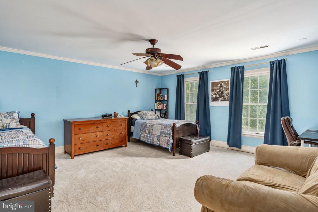 8412 PATHFINDERS CT, SPOTSYLVANIA, Virginia 22553, 5 Bedrooms Bedrooms, ,5 BathroomsBathrooms,Residential,8412 PATHFINDERS CT,VASP2042274 MLS # VASP2042274
