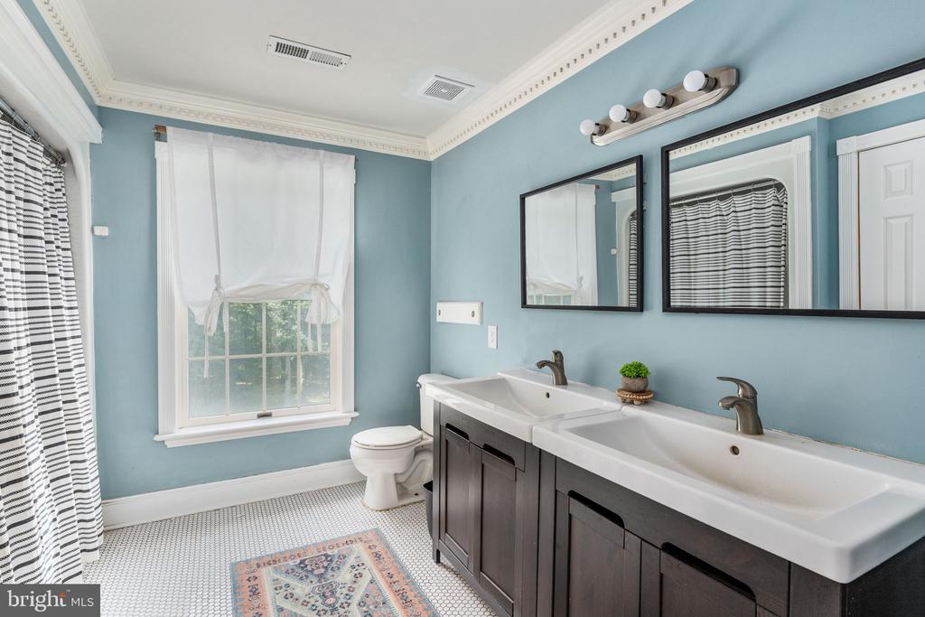 8412 PATHFINDERS CT, SPOTSYLVANIA, Virginia 22553, 5 Bedrooms Bedrooms, ,5 BathroomsBathrooms,Residential,8412 PATHFINDERS CT,VASP2042274 MLS # VASP2042274