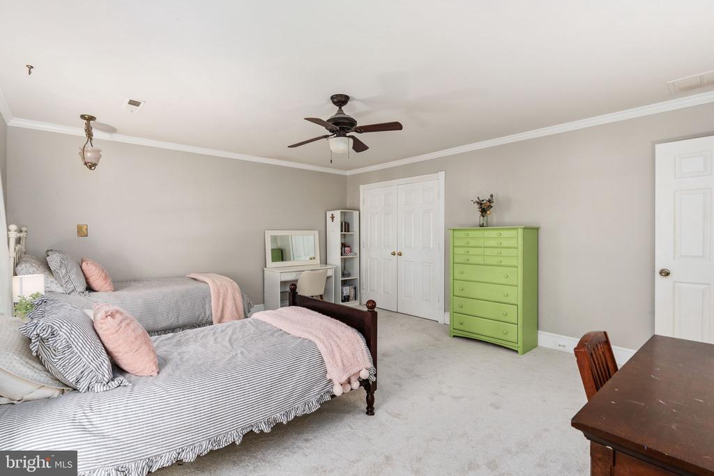 8412 PATHFINDERS CT, SPOTSYLVANIA, Virginia 22553, 5 Bedrooms Bedrooms, ,5 BathroomsBathrooms,Residential,8412 PATHFINDERS CT,VASP2042274 MLS # VASP2042274