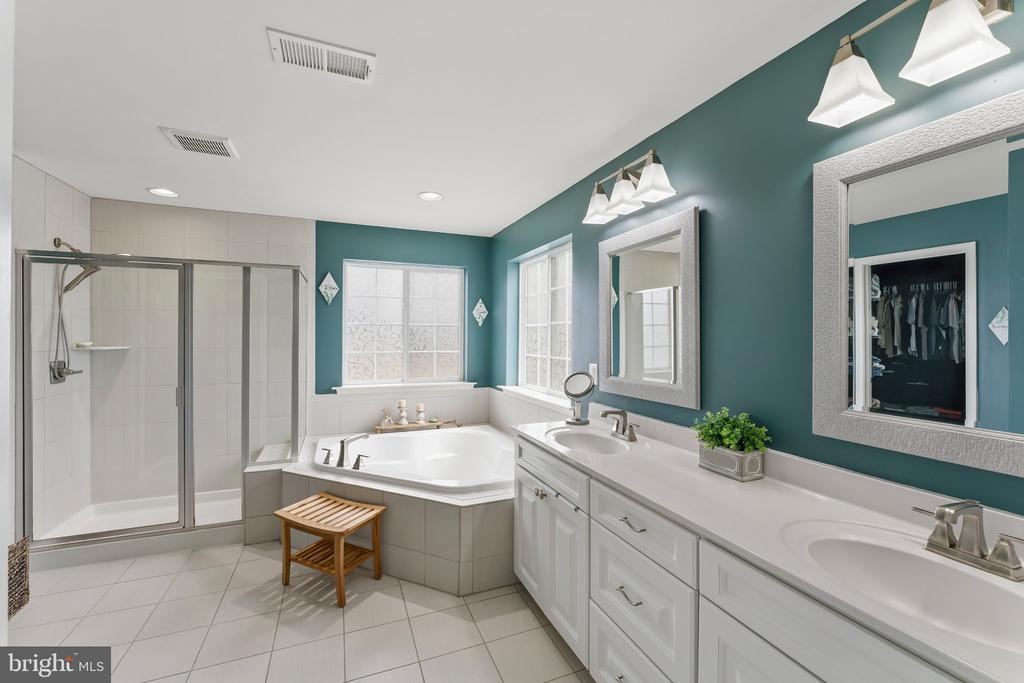 6315 PENN COVE CT, FREDERICKSBURG, Virginia 22407, 5 Bedrooms Bedrooms, ,3 BathroomsBathrooms,Residential,6315 PENN COVE CT,VASP2042774 MLS # VASP2042774