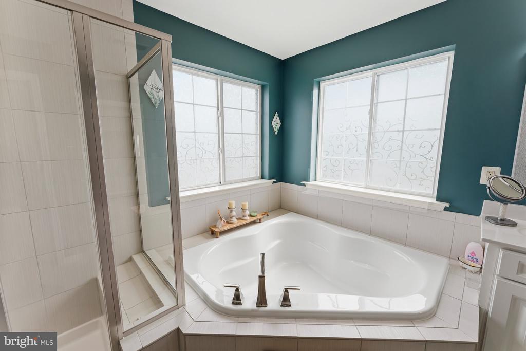 6315 PENN COVE CT, FREDERICKSBURG, Virginia 22407, 5 Bedrooms Bedrooms, ,3 BathroomsBathrooms,Residential,6315 PENN COVE CT,VASP2042774 MLS # VASP2042774