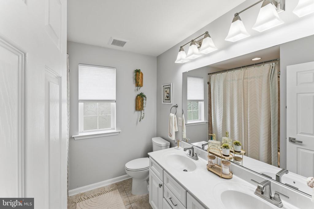6315 PENN COVE CT, FREDERICKSBURG, Virginia 22407, 5 Bedrooms Bedrooms, ,3 BathroomsBathrooms,Residential,6315 PENN COVE CT,VASP2042774 MLS # VASP2042774